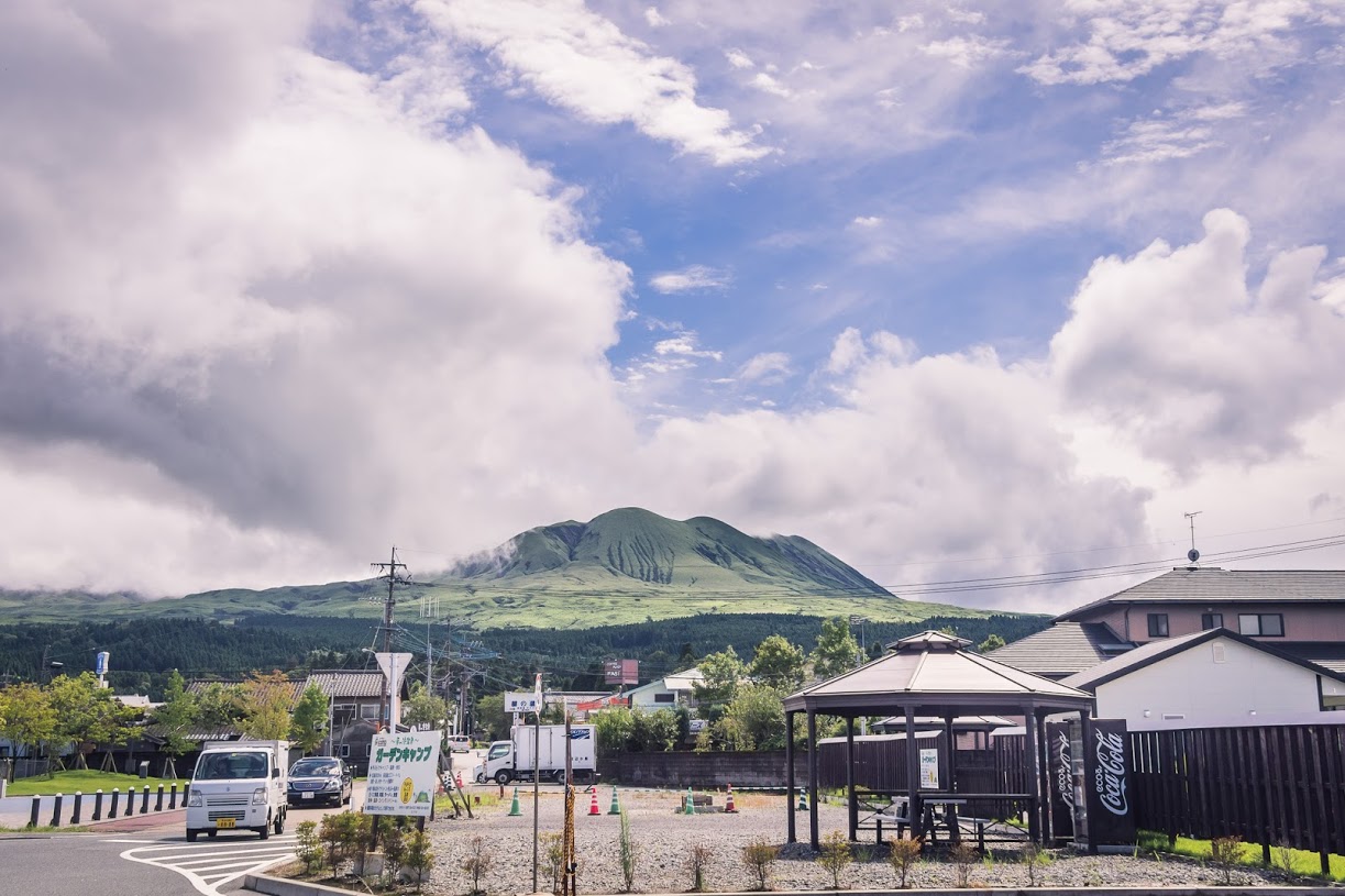 เที่ยวคิวชูด้วยตัวเอง : Nakadake Crater / Kusasenri / Aso Boy